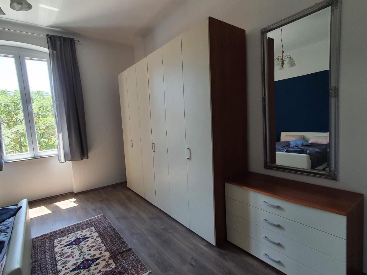 Apartment Tina Pula Bagian luar foto