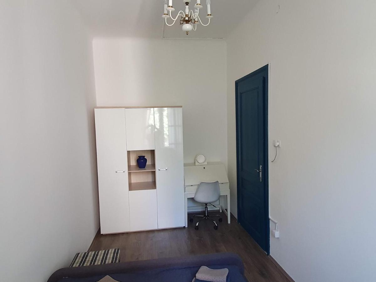 Apartment Tina Pula Bagian luar foto